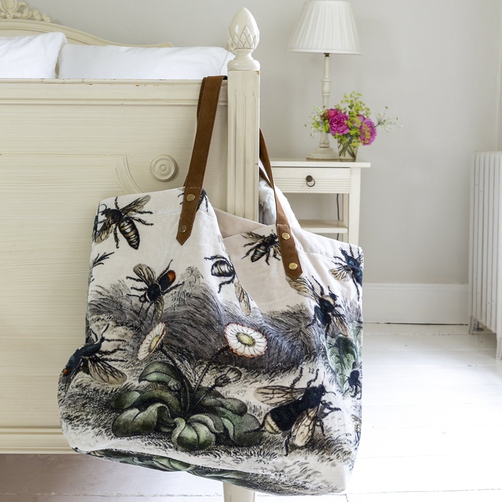 Daisy Bee Velvet Bag